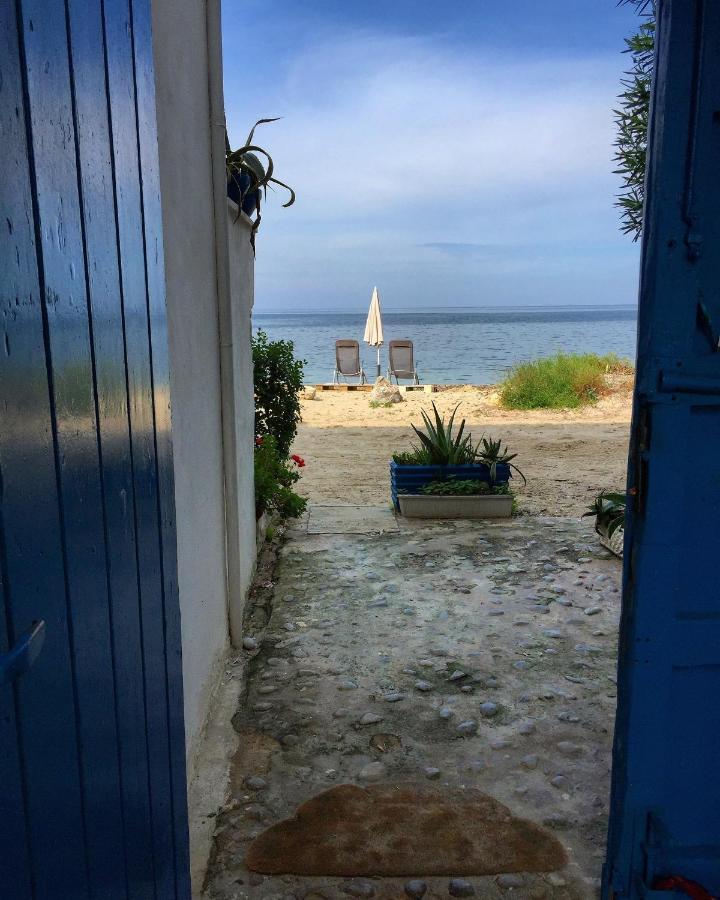 מלון קאריני Sea View Life מראה חיצוני תמונה