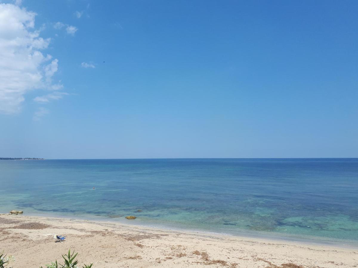 מלון קאריני Sea View Life מראה חיצוני תמונה