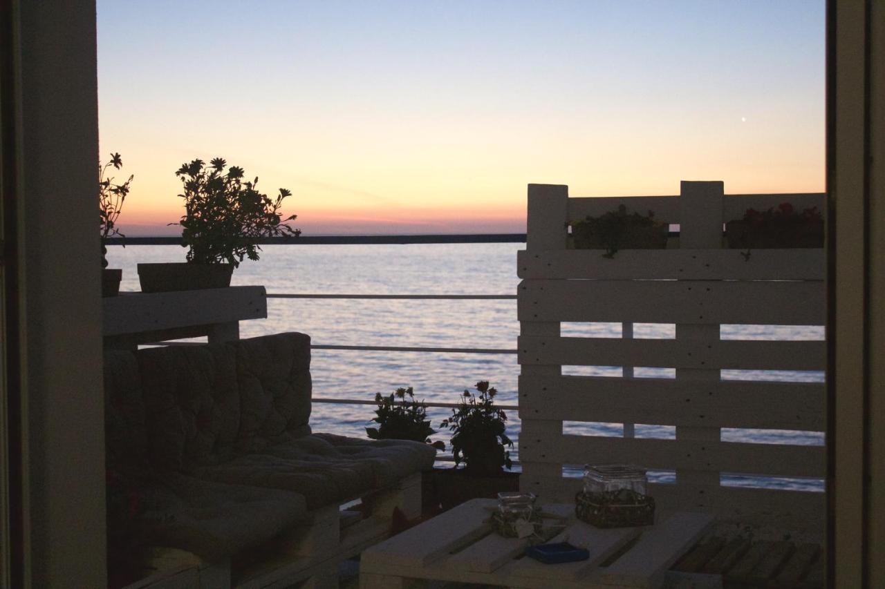 מלון קאריני Sea View Life מראה חיצוני תמונה