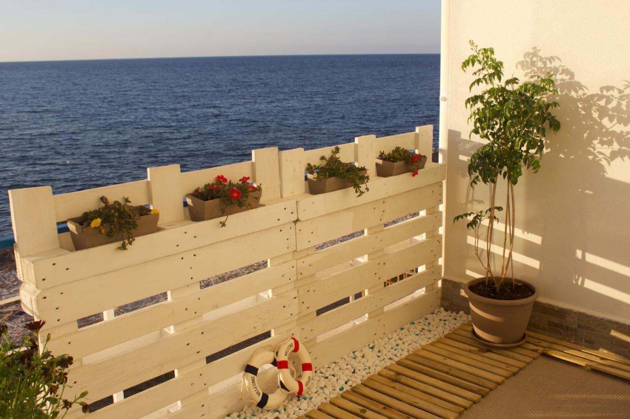 מלון קאריני Sea View Life מראה חיצוני תמונה