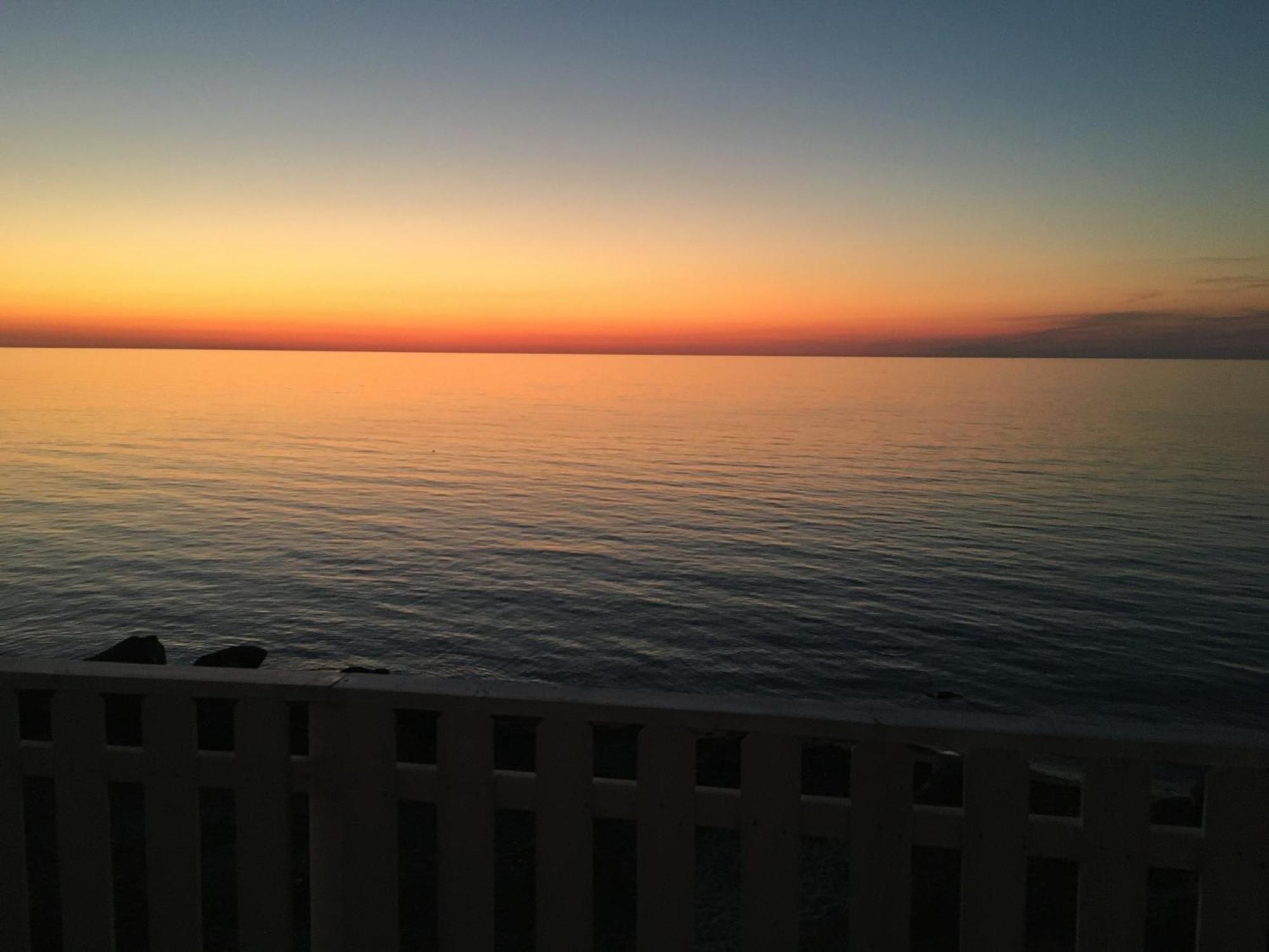 מלון קאריני Sea View Life מראה חיצוני תמונה